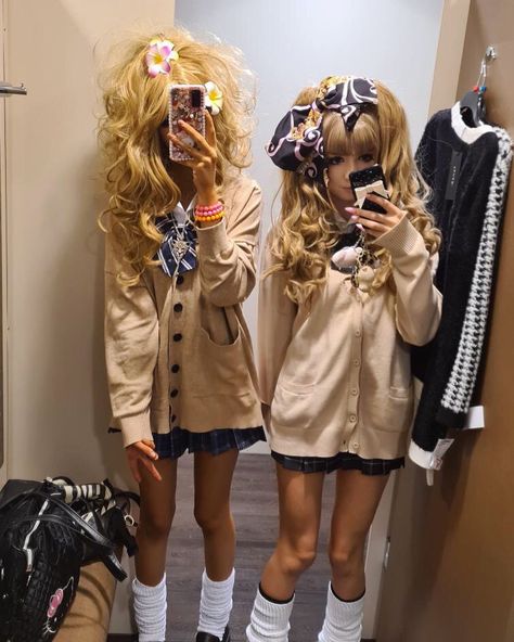 Agejo Gyaru Outfit Ideas, One Gyaru, Gyaru Simple Outfit, Simple Gyaru Outfit, Ma*rs Gyaru, Agejo Gyaru Fashion, Gyaru Lifestyle, Gyaru Fits, Gyaru Agejo