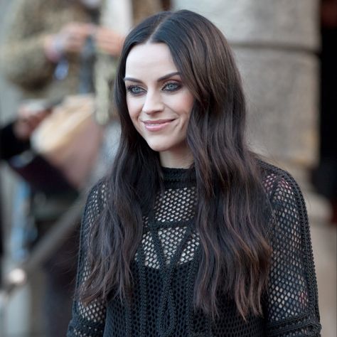 Amy Mcdonald, Amy Macdonald, Gifts For Young Women, Hot Christmas, Simple Wedding Dress Beach, Canada Fashion, Gorgeous Style, Body Picture, Pretty Smile