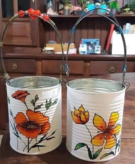 Upcycled Tin Can Projects - HubPages Vegetable Can Crafts, Painted Cans Ideas, Plastic Coffee Container Ideas, Can Art Ideas, Tin Can Garden Ideas, Painting Tins Cans, Tin Can Crafts Diy, Soup Can Crafts, Tin Can Animals