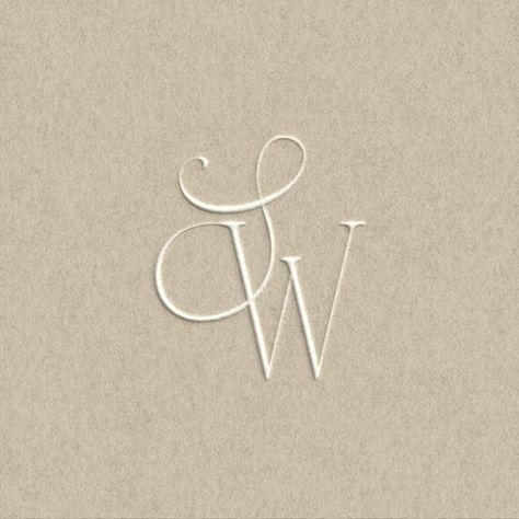 Modern Logo Design Couple Monogram Design, Chic Logo Design, Luxury Monogram, Romantic Luxury, Chic Logo, Unique Monogram, Creative Logos, Signature Logo Design, Wedding Logo Monogram