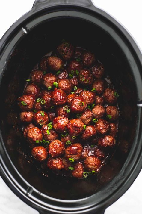 Easy 3 ingredient slow cooker sweet 'n spicy party meatballs will be the hit of your next get together. Easy to make ahead and so yummy not a single one will be leftover. Slow Cooker Party Food, Party Food Meatballs, Party Meatballs, Appetizer Easy, Meatballs Recipes, Meatball Recipes Crockpot, Sweet N Spicy, Grocery Planning, Spicy Meatballs