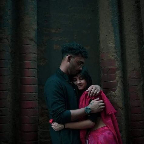 Old School Romance Aesthetic Indian, Indian Asthetics Couples, Aesthetic Indian Couple Pics, Indian Aesthetic Couple Photography, Love Couple Images Hd, Bangali Couple Video Song, Funny Couple Poses, Couples Hidden Face Pics, Insta Image