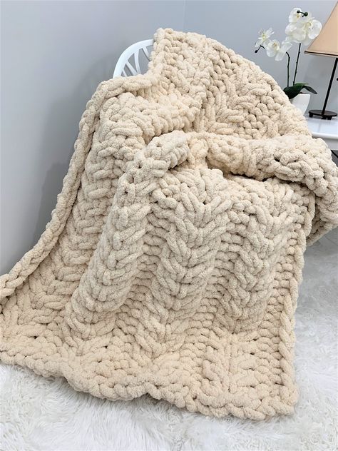 Chunky Chenille Blanket, Cables Blanket, Blanket Flower, Arm Knitting Blanket, Chunky Knit Throw Blanket, Cable Knit Throw, Chenille Blanket, Hand Knit Blanket, Super Chunky Yarn