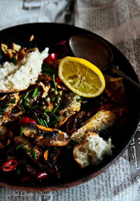 Chilli Sardine Recipe, How to Fillet Fresh Sardines @ Not Quite Nigella Sardine Recipe, Fresh Sardines, Clean Eating Inspiration, Sardine Recipes, Low Carbohydrate Recipes, Learning New Skills, Healthy Recipies, Human Food, Small Fish