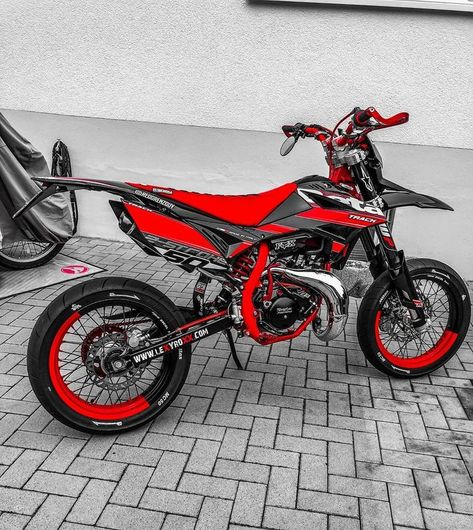 Ktm Dirt Bikes, Custom Dirt Bike, Ktm Supermoto, Tmax Yamaha, Wooden Bicycle, Motos Yamaha, Motocross Love, Cool Dirt Bikes, Image Moto