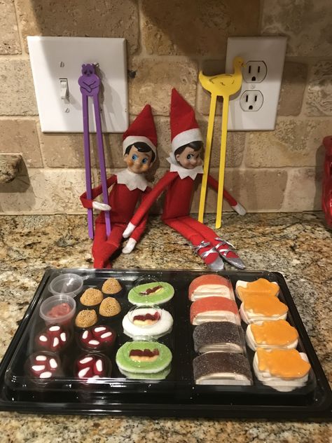 Elf on The Shelf brings candy sushi!!! #elfontheshelf #elfontheshelfideas #buddytheelf Easy Elf On The Shelf Ideas Bananas, Elf On The Shelf Sushi, Elf On The Shelf Bananas, Elf On The Shelf Ice Fishing, Noodle Float, Candy Sushi, Elf On Shelf Memes Funny, Elf Fun, Buddy The Elf