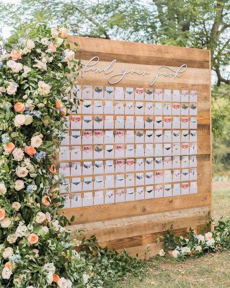 Floral Wedding Reception, Table Seating Plan, Love Table, Summer Wedding Reception, Light Blue Wedding, Wedding Painting, Wood Backdrop, Events Design, Wedding Ceremony Backdrop