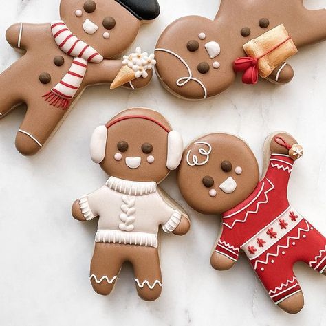 Ginger Man Cookies, Gingerbread Man Decorations, Christmas Sugar Cookies Decorated, Gold Luster Dust, Gingerbread Cookies Decorated, Christmas Gingerbread Cookies, Christmas Cake Designs, Luster Dust, Christmas Food Gifts