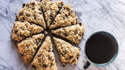 This delicious morning pastry has a kicked-up twist! Oatmeal Scones, Drop Scones, How To Make Scones, Chocolate Scones, Mexican Chocolate, Blueberry Scones, Best Oatmeal, Scone Recipe, Chocolate Chip Oatmeal