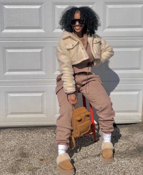 Joggers Outfit Fall, Winter Outfits Black Women, Fall Fashion Inspiration, Street Style Outfits Casual, Cold Fashion, Streetwear Fashion Women, Cute Swag Outfits, Baddie Outfits Casual, Casual Winter Outfits