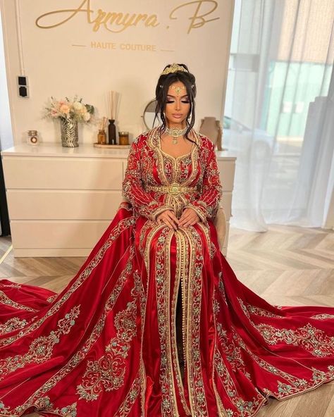 Moroccan Wedding Dress, Moroccan Takchita, Beautiful Gown Designs, Moroccan Kaftan Dress, Moroccan Bride, Wedding Outfits For Women, Arabian Dress, Nikah Dress, Red Wedding Dress