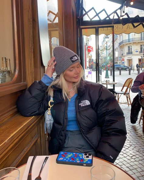 Barbara Kristoffersen on Instagram: “@zalando asked me what brings me joy.. and what brings me joy is spending time with friends and family because the memories made are the…” North Face Jacket Outfit, Black North Face Puffer, Barbara Kristoffersen, Spending Time With Friends, North Face Hat, North Face 700, Time With Friends, North Face Nuptse, Black Puffer