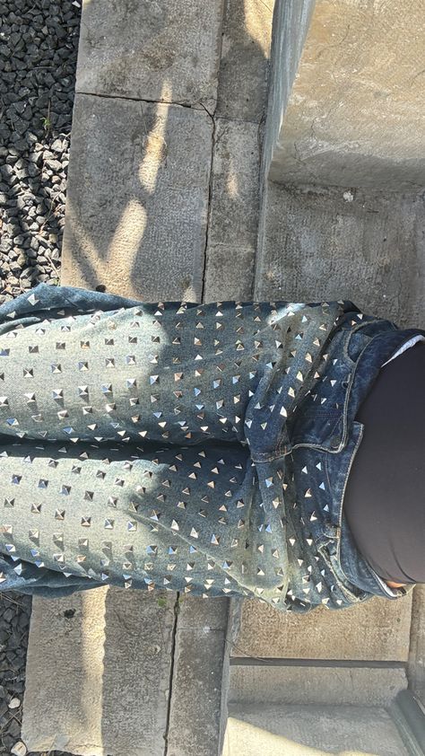 Ig avalunden Studded Jeans Outfit, June Moodboard, Model Off Duty Style, Models Off Duty Style, Blue Berry, Studded Jeans, Denim Ideas, July 1st, Western Chic