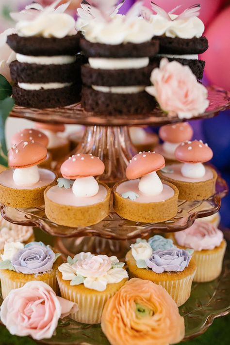 Alice In Wonderland Food, Kid Birthday Party, Alice In Wonderland Tea Party Birthday, Onederland Birthday Party, 5th Birthday Party Ideas, Alice In Wonderland Wedding, Fun Party Themes, Alice In Wonderland Birthday, Happy First Birthday