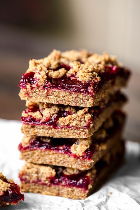 Vegan Gluten-free Cherry Oat Bars - Nadia's Healthy Kitchen Vegan Oatmeal Bars, Oat Bars Healthy, Afterschool Snacks, Butter Desserts, Butter Cookie Dough, Soft Peanut Butter Cookies, Cold Salads, Cookie Base, Fruity Treats