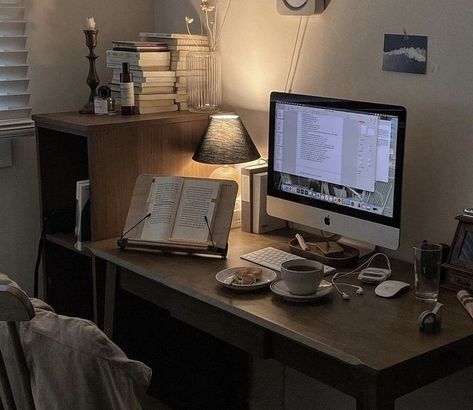 Dark Academia Computer, Academia Dorm Room, Dark Academia Dorm Room, Bedroom Design Inspiration, House Inspo, Dream Room, Dark Academia, Computer Monitor, Dorm Room