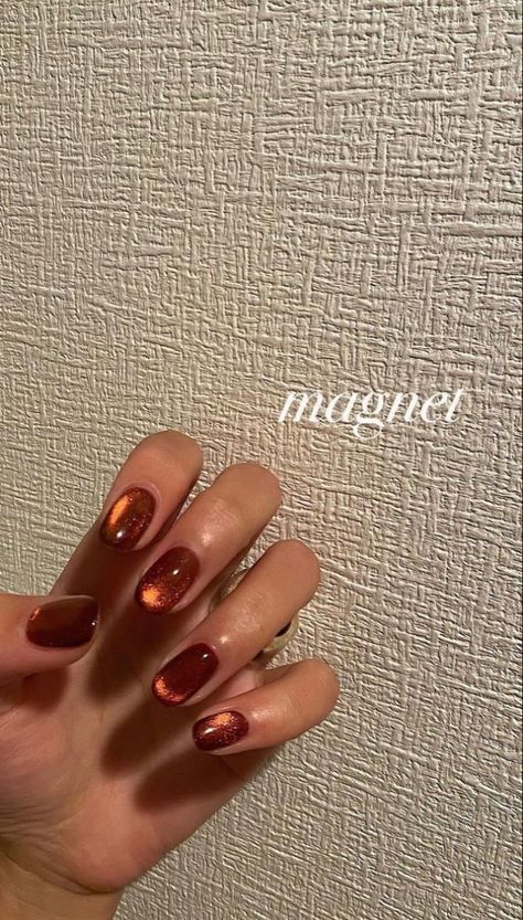 Here's an easy-to-follow velvet nails tutorial that shares how to recreate the nail trend of the holiday season #minimalistnaildesign Velvet Nails Design, Minimalist Nail Design, Natural Nail Shapes, Red Ombre Nails, Red And Gold Nails, Nails Trend, Velvet Nails, Nails Tutorial, Home On A Budget