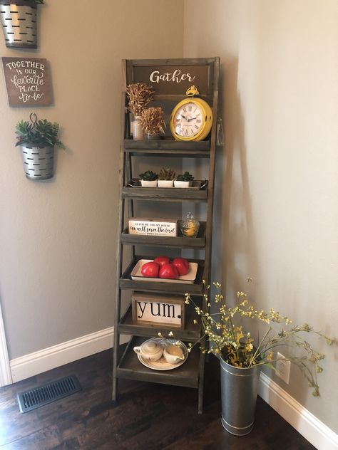 Farmhouse Ladder Decor Ladder Shelf Decor, Coffee Rack, Ladder Diy, Farmhouse Ladder, Cozy Farmhouse Living Room, Farmhouse Living Room Decor, Farmhouse Living Room Decor Ideas, Rustic Farmhouse Living Room, Casa Country