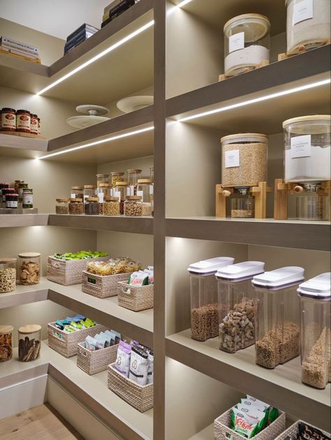 Pantry Aesthetic, Luxury Pantry, Wall Of Storage, House Pantry, Pantry Room, Organized Pantry, Desain Pantry, Dream Life House, Kitchen Pantry Design