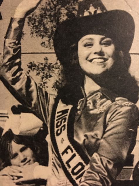 Delta Burke Miss Florida 1974 Riding "Nasty Ned" Delta Burke Miss Florida, Delta Burke And Gerald Mcraney, Gerald Mcraney, Vintage Florida Photography, Miss Florida, Florida 1950s, Delta Burke, Retro Hair, Lynda Carter