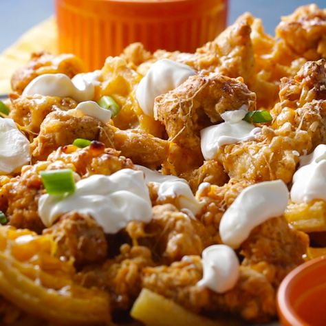 Upgraded Chicken And Waffle Nachos Waffle Nachos, Buttermilk Fried Chicken, Chicken Sandwich Recipes, Nachos Recipe, Brunch Dishes, Chicken And Waffles, Chicken Sandwich, Tasty Food, Sandwich Recipes