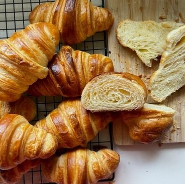 Sourdough Croissants Sourdough Crossaints, Sourdough Croissants, Crossiant Recipes, Bread Cloche, Butter Block, Homemade Croissants, Bread Lame, Croissant Dough, Croissant Recipe