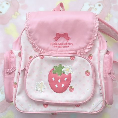 Cute Things To Buy, Benjamin Wadsworth Photoshoot, Birthday Cake Flavors, Kawaii Bag, Kawaii Bags, Kawaii Backpack, Kawaii Core, Cute Backpacks, Blogger Girl