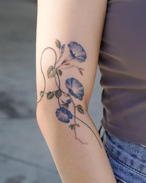 Blue Wrist Tattoo, Korean Heritage Tattoo, Hanging Flower Tattoo, Climbing Rose Tattoo, Trailing Flower Tattoo, Tatoos Color, Korean Flower Tattoo, Color Flower Tattoos For Women, Blue Flowers Tattoo