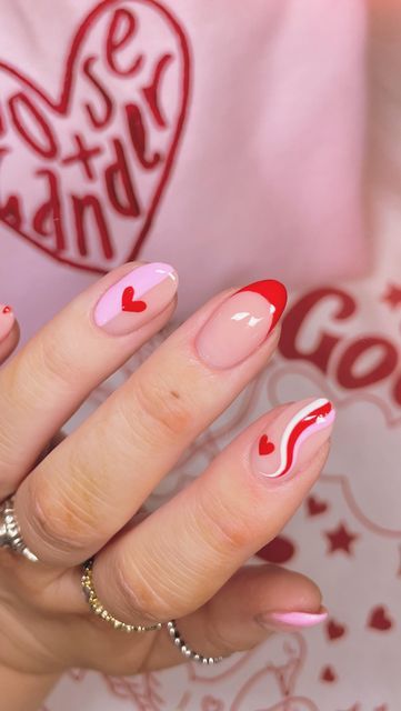 Valentines Day Nails Designs Short, Simple Gel Nail Art, Simple Valentine’s Day Nails, Simple Valentines Day Nails Short, Easy Valentines Nails, Short Natural Nails, Simple Gel Nails, Simple Nail Designs, Minimalist Nails