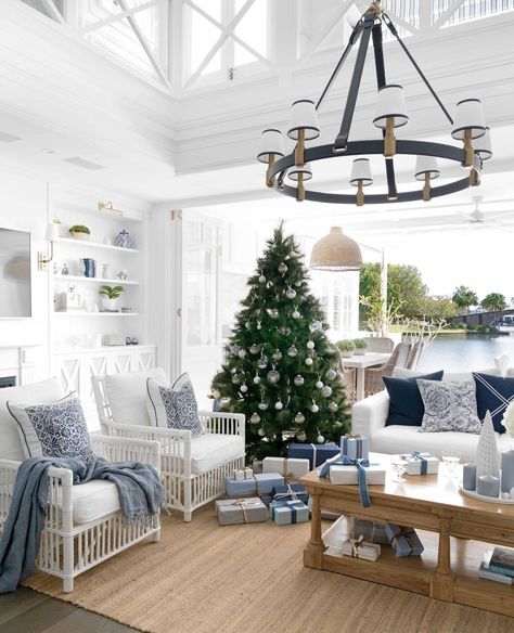 Homes To Love on Instagram: “Christmas is a breeze in this light and bright Hamptons-style home on the Sunshine Coast waterfront. With vast ceiling heights opening up…” Small Dining Room Ideas, Centsational Style, Room Light Fixtures, Hamptons Style Home, Small Dining Room, Coastal Dining Room, Provincial Home, Dining Room Light, Coastal Dining