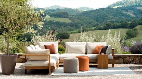 Pure outdoor sofa in teak and weather resistant outdoor cushions Long Couch, Dresser Shelves, Sofa Lounge, Outdoor Pouf, Bed Cushions, Outdoor Stools, Lounge Armchair, Garden Sofa, Cozy Place