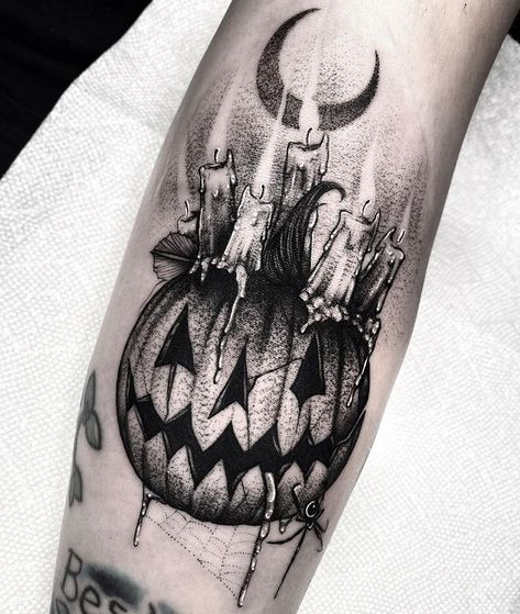 Halloween Tattoo Ideas, Lantern Tattoo, Pumpkin Tattoo, Z Tattoo, Bestie Tattoo, Spooky Tattoos, Halloween Tattoo, Horror Tattoo, Unique Tattoo Designs