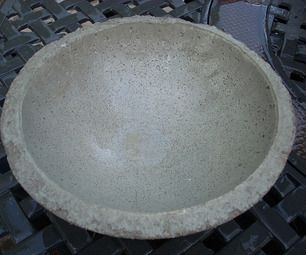 Additional idea #1... Bird Bath Bowl, Concrete Bird Bath, Diy Concrete Planters, Diy Bird Bath, Concrete Bowl, Concrete Diy Projects, Diy Bird Feeder, Cement Planters, Concrete Molds