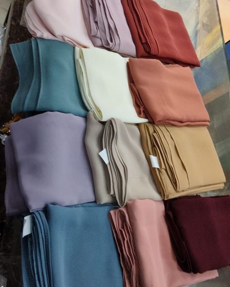 Plain lovers Stuff korean shiffon hijabs 😍 Lenght 70 inch Width 29 inch Solid Color Hijab For Eid, Solid Color Chiffon Hijab In Modest Style, Chiffon Hijab Collection, Elegant Solid Color Chiffon Hijab, Brown Chiffon Hijab, July 4, Pakistan, Online Shopping, On Instagram