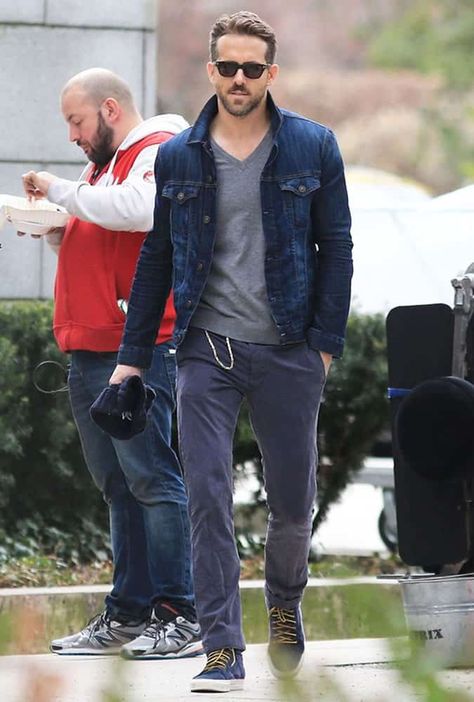 Ryan Reynolds Style, Trendy Fall Fashion, Navy Denim Jacket, Best Mens Fashion, Elegante Casual, Mens Fashion Casual Outfits, Ryan Reynolds, Another Man, Men Fashion Casual Outfits