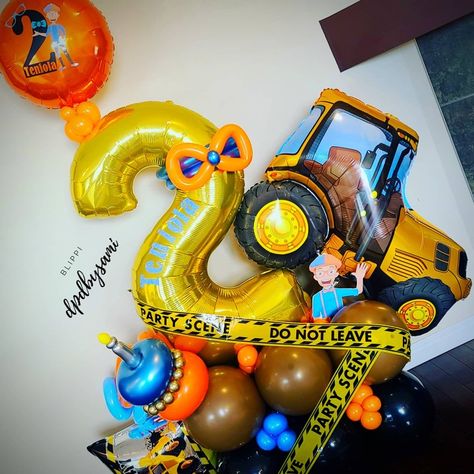 #blippi #blippiballonbouquet Blippi Balloon Bouquet, Blippi Balloon Garland, Blippi Balloons, Construction 3rd Birthday, Blippi Party, Balloon Bar, Construction Birthday Shirt, Boys First Birthday Party, Construction Theme Birthday