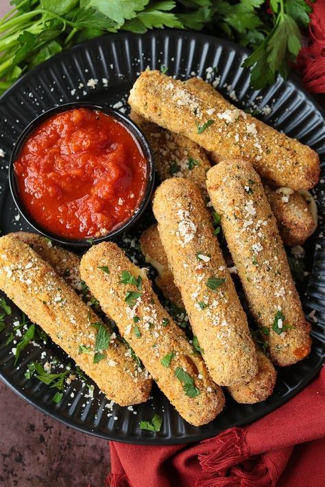 These Air Fryer Mozzarella Sticks turn out deliciously crispy without any oil! A healthier way to have these cheesy appetizers for holidays, game days and parties! Cheesy Appetizers, Air Fryer Mozzarella Sticks, Air Fryer Mozzarella, Fried Peppers, Cheesy Appetizer, Air Fryer Oven Recipes, Bbq Sides, Mozzarella Sticks, Cheese Sticks