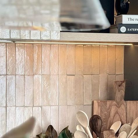 TILES OF EZRA™ on Instagram: "In this stunning kitchen transformation by @abbeylanghome, our Moroccan Zellige tile in 'Latte' elevates the space while complementing the existing benchtop. We love how they blended existing elements with new additions!⁠ ⁠ Tile: EZR1550 Latte⁠ ⁠  #TileTransformation #InteriorDesignInspo #KitchenMakeover #interiors #homedecor #homereno #kitchen #bathroom #interiorinspo #homediy #houserenovation #fyp #decor #walldecor  #tilesofezra #moroccantiles #moroccantile #morocco #handmadetiles #cementtile #terracotta #limestone #clay #melbournetiles #zelligetiles #moroccan #handcrafted  #handmadetile  #backsplash #kitchentile⁠ ⁠ ⁠" Glazed Earth Zellige, Terra Cotta Tile Backsplash, Moroccan Kitchen Tiles, Brussels Apartment, Terracotta Kitchen Backsplash, Moroccan Apartment, Limestone Backsplash, Moroccan Tiles Kitchen, Moroccan Zellige Tile