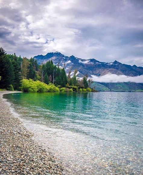 Travel New Zealand With Me on Instagram: "How inviting does the water of Lake Wakatipu look though? Great shot by @meghanmaloneyphotography . #queenstown #lakewakatipu #newzealandwithme #nzmustdo #purenewzealand #nz #newzealand #aotearoa #newzealandtrip #mountains #lake #lakeswimming #newzealandphotography #queenstownnz" New Zealand Lakes, New Zealand Mountains, Hiking New Zealand, Queenstown Nz, Lake Swimming, Lake Wakatipu, Queenstown New Zealand, Beautiful Places On Earth, New Zealand Travel