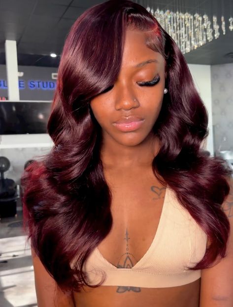 Red Hair On Dark Skin, Burgundy Red Hair, Dark Burgundy Hair, Burgundy Wig, Wine Hair Color, Wine Red Hair, Frontal Wig Hairstyles, Wine Hair, Birthday Hairstyles