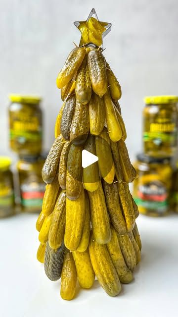 catie vignona | easy & healthy recipes on Instagram: "PICKLE LOVERS🥒 easy pickle tree for your holiday hosting! All you need is—->
+styrofoam tree
+saran wrap
+toothpicks
+3 jars of your favorite pickles
•
•
•
Would you try this? What’s your favorite kind of pickle?
•
•
•
•
•
#pickletree #pickles #dillpickles #pickle #holidayappetizers #holidayhosting #holidayrecipes #christmasappetizers #christmasappetizers" Pickle Tree Diy, Pickle Christmas Tree, Pickle Christmas Tree Appetizer, Pickle Tree, Easy Pickle, Christmas Charcuterie Board, Christmas Charcuterie, Holiday Hosting, Saran Wrap