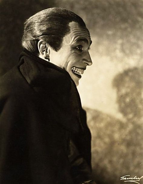 #TheDAMNED #ConradVeidt #TheManWhoLaughs #Casablanca Conrad Veidt, German Castles, The Man Who Laughs, Silent Film Stars, Famous Monsters, Horror Monsters, Horror Lovers, Smiling Man, Classic Horror Movies