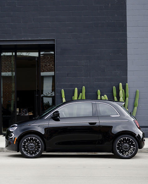 Lose yourself in the sophisticated Italian features of the All-New 2024 FIAT (500e) Battery Electric Vehicle (BEV). Arriving 2024.​ Toronto Maple Leafs Wallpaper, Maple Leafs Wallpaper, Fiat 500e, Lose Yourself, Toronto Maple, Oc Ideas, Authentic Italian, Maple Leafs, Electric Vehicle