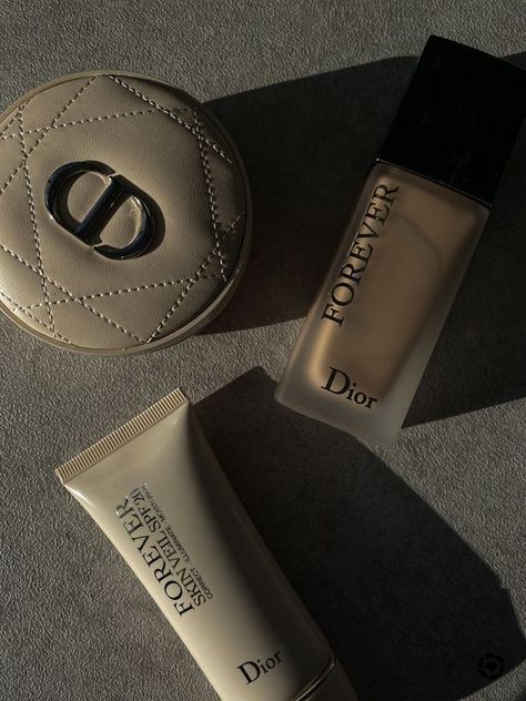 Dior Cushion Powder, Foundation Aesthetic, Dior Powder, Dior Products, Rosy Makeup, Dior Forever Skin Glow, Dior Foundation, Cushion Powder, Forever Foundation