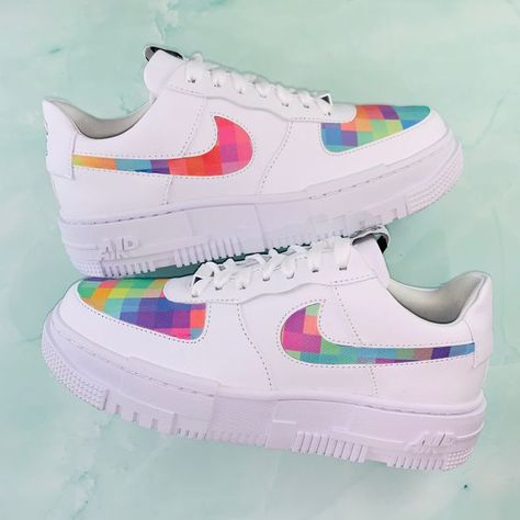 Air Force 1 Drawing, Air Force 1 Pixel, Elegant Sneakers, Black Air Force 1, Shoe Painting, Painted Shoes Diy, 1 Pixel, Painted Canvas Shoes, Diy Sneakers