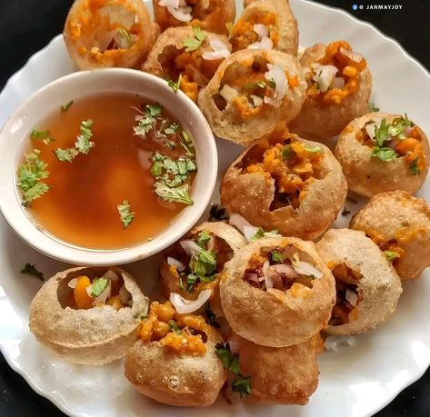 Pani Puri Photography, Pani Puri Aesthetic, Pani Puri Snap, Pani Puri Stall, Stall Aesthetic, Gol Gappe, Steam Chicken, Indian Fast Food, Indian Food Photography