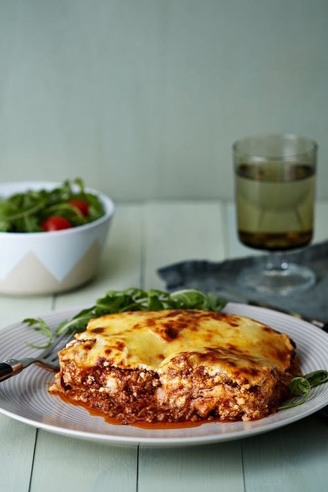 Easy protein noodle low-carb lasagna Sauerkraut Lasagne, Diet Doctor Recipes, Protein Noodles, Maria Emmerich, Low Carb Lasagna, Easy Protein, Keto Lasagna, Keto Casserole, Low Carb Casseroles