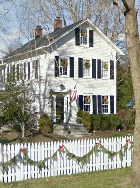 Connecticut Merry Little Christmas, House Inspo, Marrakech, Old Houses, Connecticut, Cottage, Cabin, Exterior, House Styles