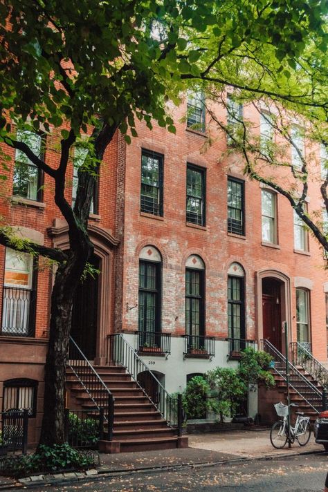 NYC Neighbourhood Guide: West Village • The Wanderbug New York Aesthetic City Apartments, New York Brownstone, West Village Nyc, Nyc Neighborhoods, City Apartments, Aesthetic City, Neighborhood Guide, New York Aesthetic, Casa Exterior