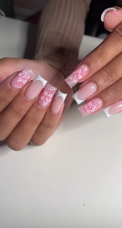 Nail Inspo Acrylic Holiday, Summer Nails 2024 Gel, Acrylic Nails Ideas Summer 2024, French Vacation Nails, Acrylic Nail Designs Summer 2024, Baddie French Tip Acrylic Nails, Nails Inspo Summer 2024, Holiday Nails Summer Acrylic 2024, Nails Acrylic Summer 2024